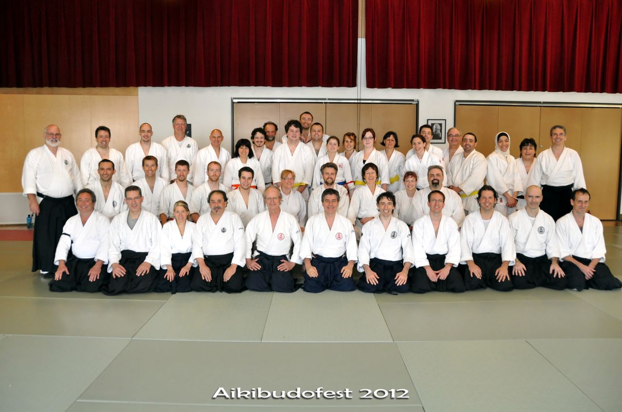 Aikibudofest 2012, dimanche,groupe (+DSC_2015_f_al_cr_t)